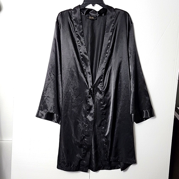 Thalia Sodi elegant Black Robe. Size XXL. - Picture 8 of 12